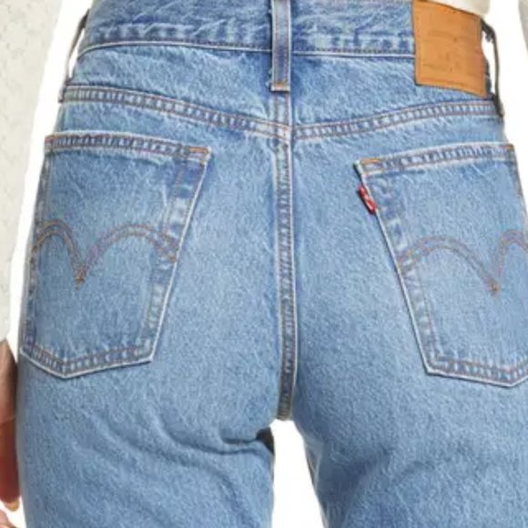 NWT LEVI'S WEDGIE ICON HIGH RISE DISTRESSED BUTTON FLY TAPERED LEG JEANS - Picture 2 of 5